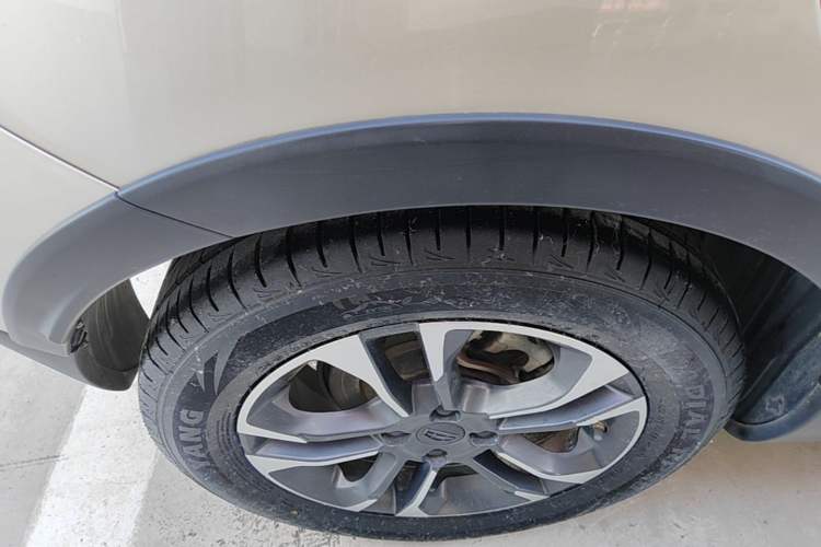 Used Geely Auto Vision X3 2019 Upgraded Model 1.5L CVT Prestige Version Exterior 5