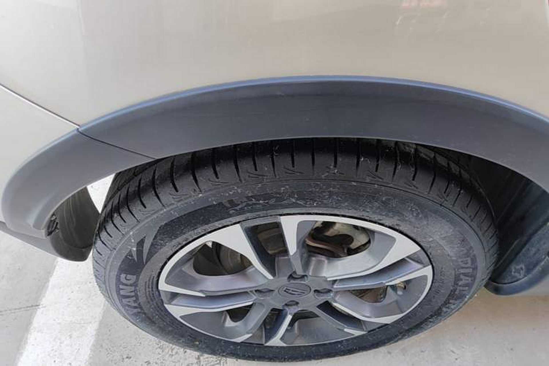Used Geely Auto Vision X3 2019 Upgraded Model 1.5L CVT Prestige Version Exterior 5