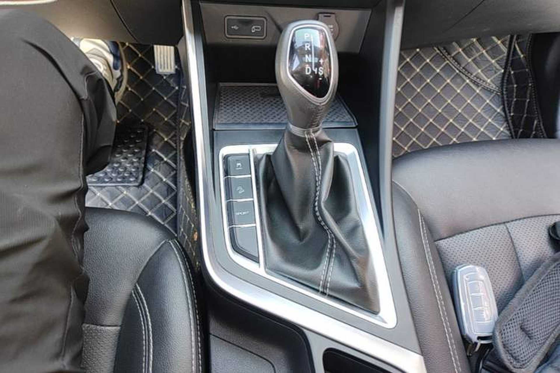 Used Geely Auto Vision X3 2019 Upgraded Model 1.5L CVT Prestige Version Gear Lever