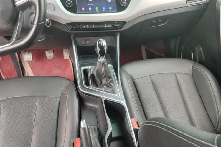 Used Geely Auto Vision X3 2019 Upgraded Model 1.5L Manual Elite Version Gear Lever
