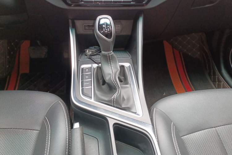 Used Geely Auto Vision X3 2019 Upgraded Model 1.5L CVT Prestige Version Gear Lever