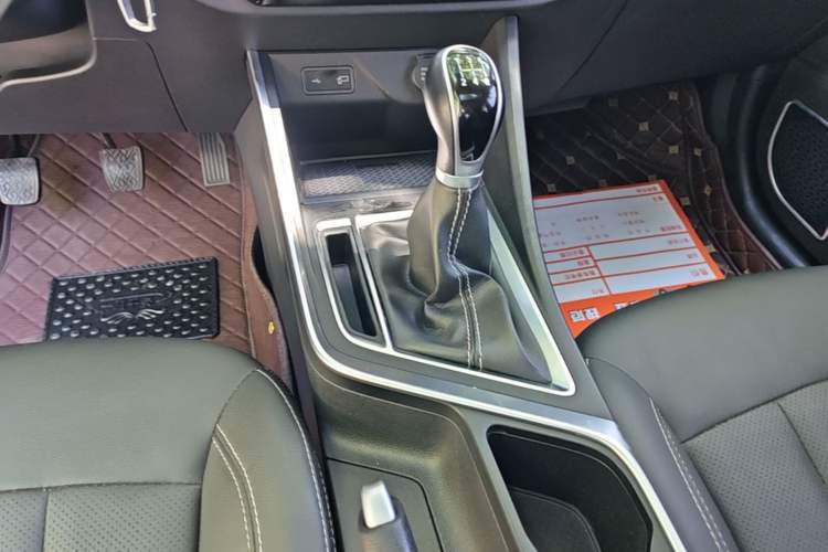 Used Geely Auto Vision X3 2019 Upgraded Model 1.5L Manual Luxury Version Gear Lever