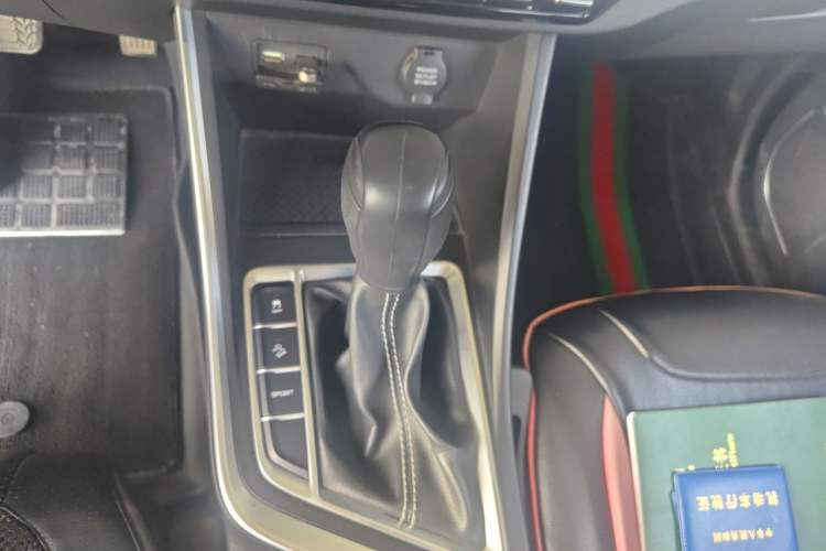 Used Geely Auto Vision X3 2019 Upgraded Model 1.5L CVT Prestige Version Gear Lever