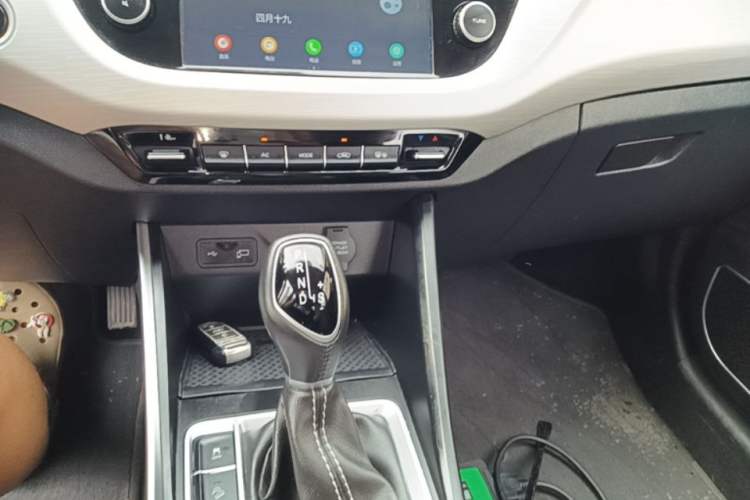 Used Geely Auto Vision X3 2019 Upgraded Model 1.5L CVT Elite Version Gear Lever