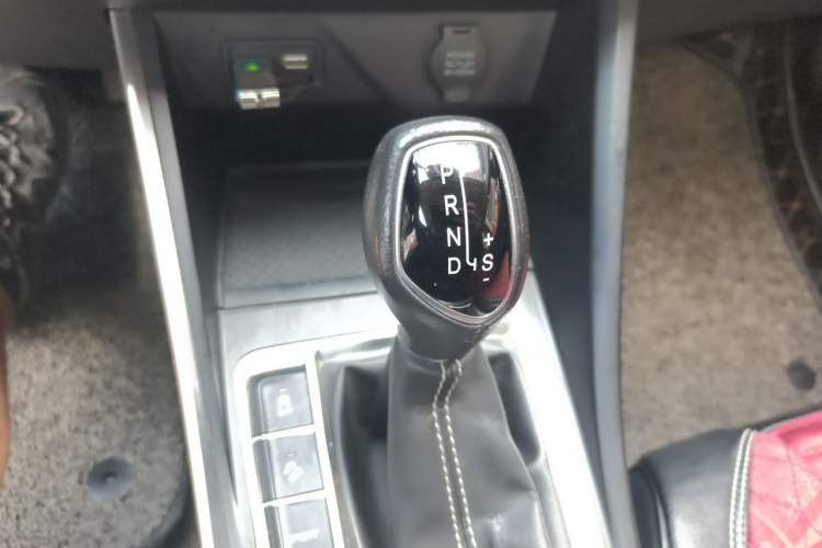 Used Geely Auto Vision X3 2019 Upgraded Model 1.5L CVT Prestige Version Gear Lever