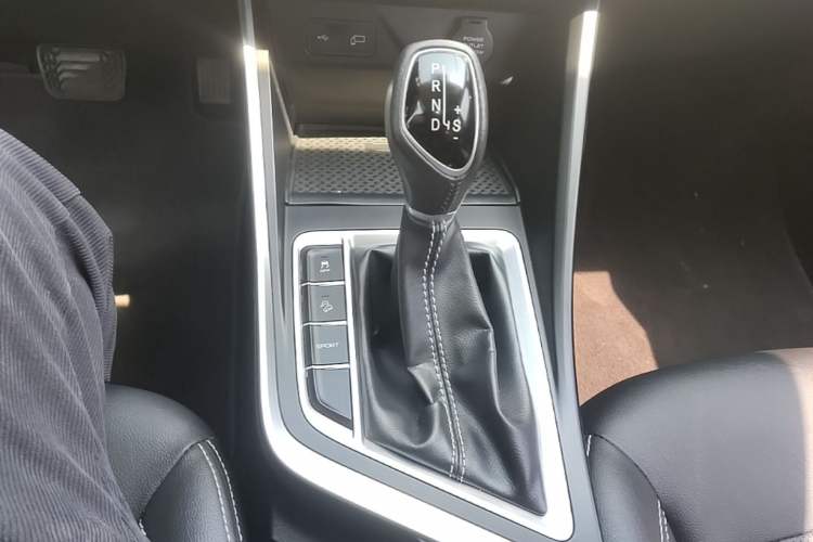 Used Geely Auto Vision X3 2019 Upgraded Model 1.5L CVT Prestige Version Gear Lever