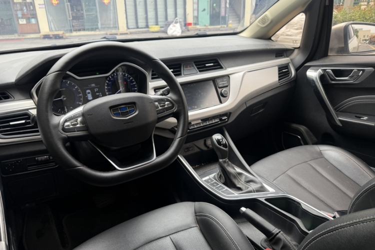 Used Geely Auto Vision X3 2019 Upgraded Model 1.5L CVT Elite Version Interior 3
