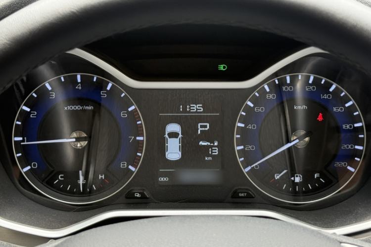 Used Geely Auto Vision X3 2019 Upgraded Model 1.5L CVT Elite Version Interior 6