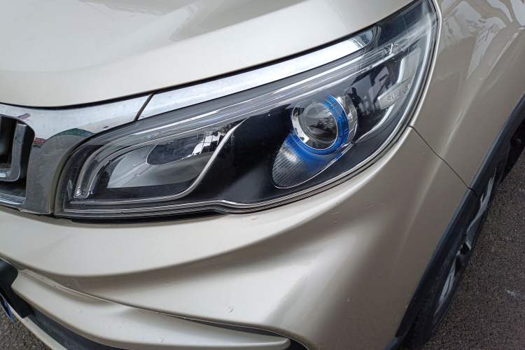 Used Geely Auto Vision X3 2019 Upgraded Model 1.5L CVT Prestige Version Left Front Headlight