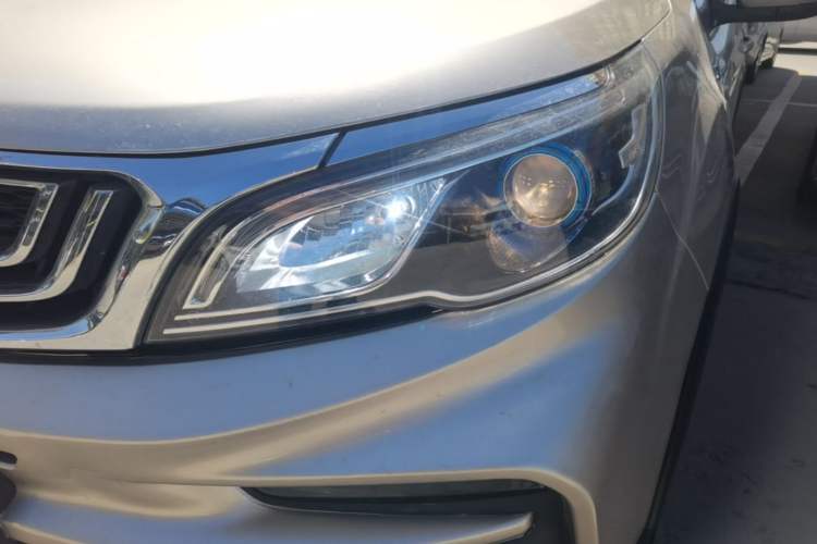 Used Geely Auto Vision X3 2019 Upgraded Model 1.5L CVT Elite Version Left Front Headlight