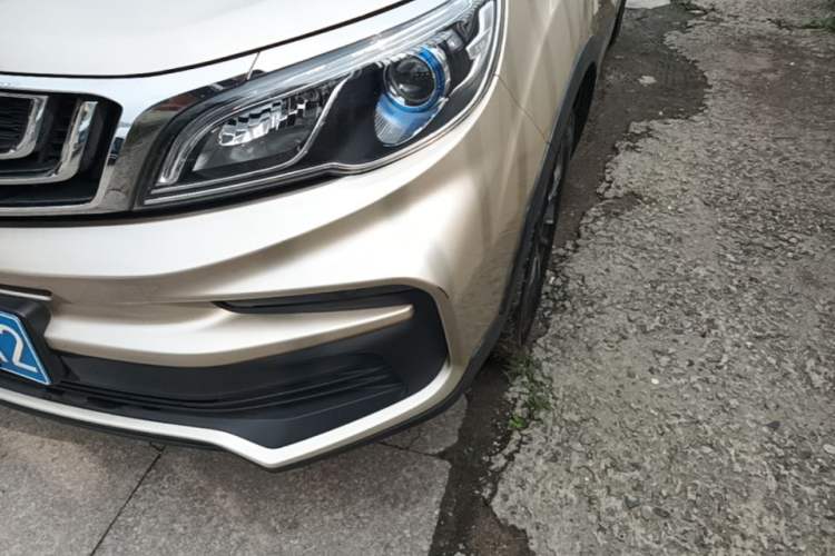 Used Geely Auto Vision X3 2019 Upgraded Model 1.5L CVT Elite Version Left Front Headlight