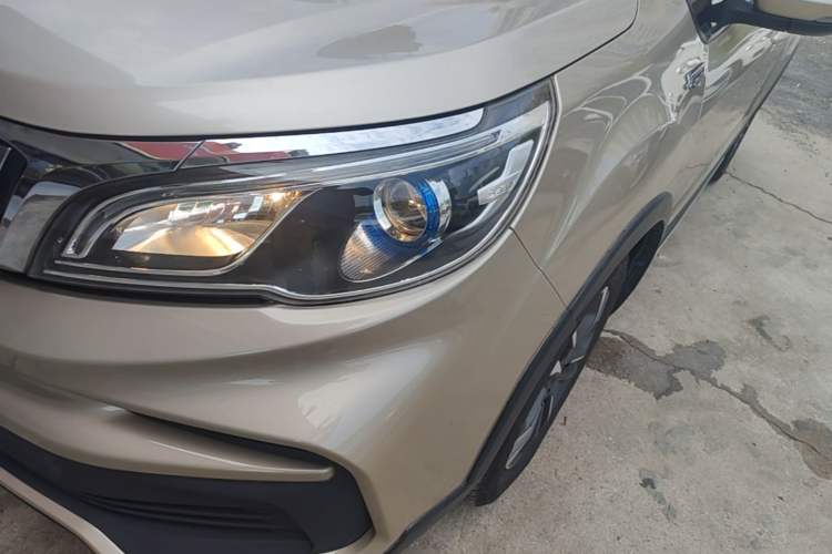 Used Geely Auto Vision X3 2019 Upgraded Model 1.5L CVT Elite Version Left Front Headlight