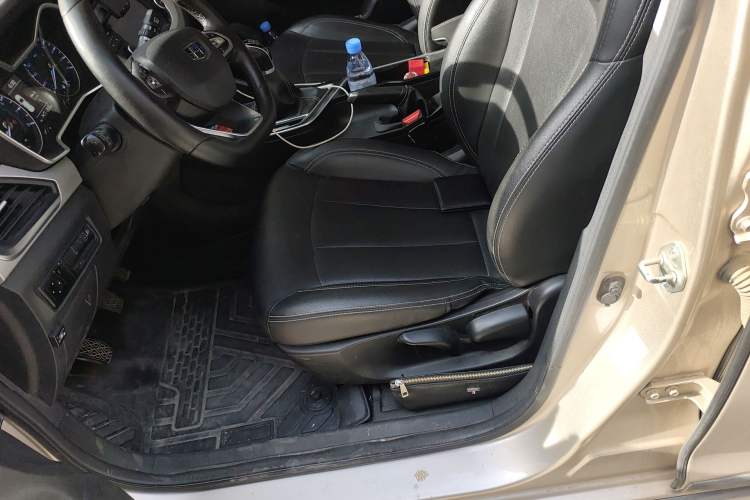 Used Geely Auto Vision X3 2019 Upgraded Model 1.5L Manual Luxury Version Left Front Seat