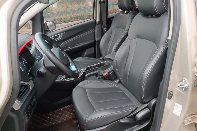 Used Geely Auto Vision X3 2019 Upgraded Model 1.5L CVT Prestige Version Left Front Seat