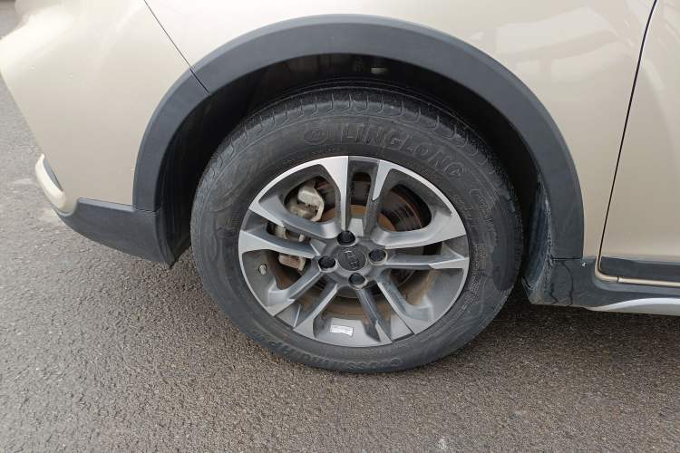 Used Geely Auto Vision X3 2019 Upgraded Model 1.5L CVT Prestige Version Left Front Wheel Hub