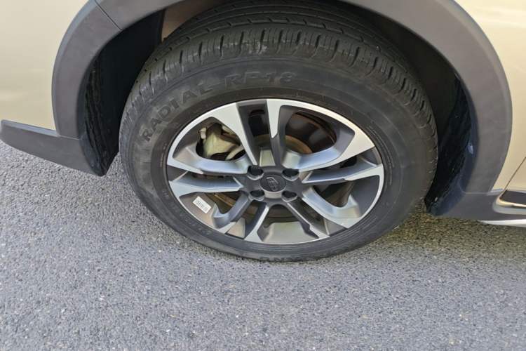 Used Geely Auto Vision X3 2019 Upgraded Model 1.5L Manual Luxury Version Left Front Wheel Hub