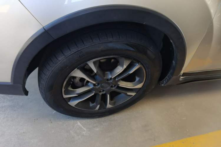Used Geely Auto Vision X3 2019 Upgraded Model 1.5L CVT Elite Version Left Front Wheel Hub