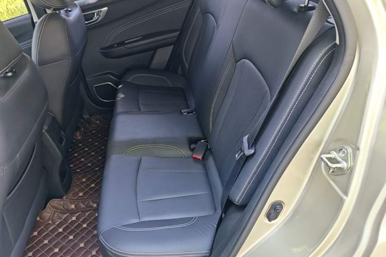 Used Geely Auto Vision X3 2019 Upgraded Model 1.5L Manual Luxury Version Left Rear Seat