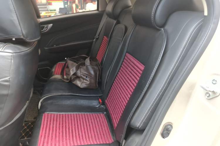 Used Geely Auto Vision X3 2019 Upgraded Model 1.5L CVT Prestige Version Left Rear Seat