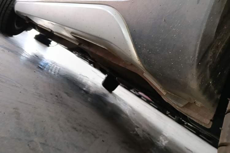 Used Geely Auto Vision X3 2019 Upgraded Model 1.5L CVT Prestige Version Left Side Sill