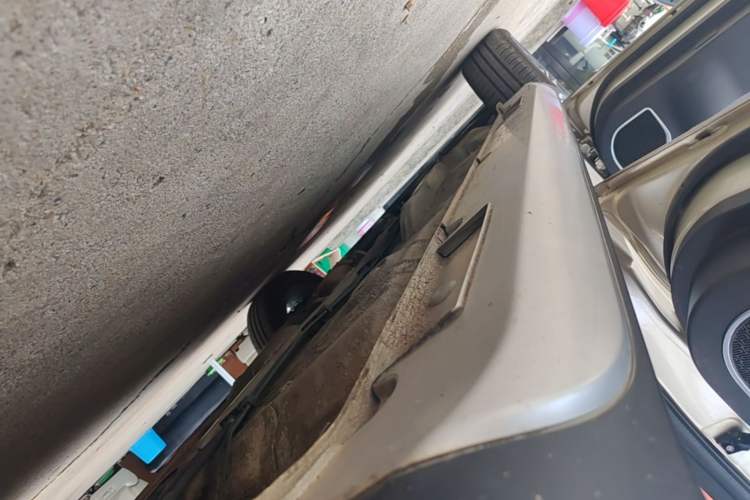 Used Geely Auto Vision X3 2019 Upgraded Model 1.5L CVT Elite Version Left Side Sill