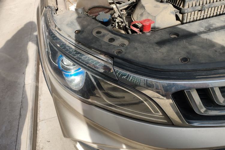 Used Geely Auto Vision X3 2019 Upgraded Model 1.5L Manual Luxury Version Right Front Headlight