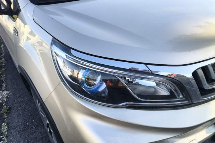 Used Geely Auto Vision X3 2019 Upgraded Model 1.5L CVT Elite Version Right Front Headlight