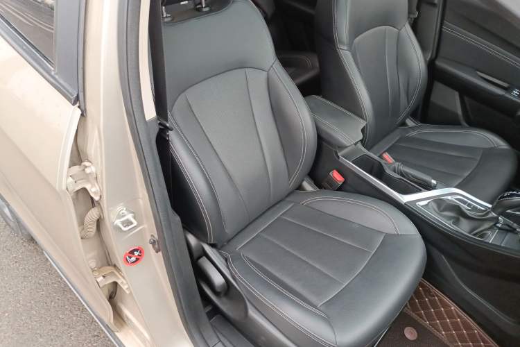 Used Geely Auto Vision X3 2019 Upgraded Model 1.5L CVT Prestige Version Right Front Seat