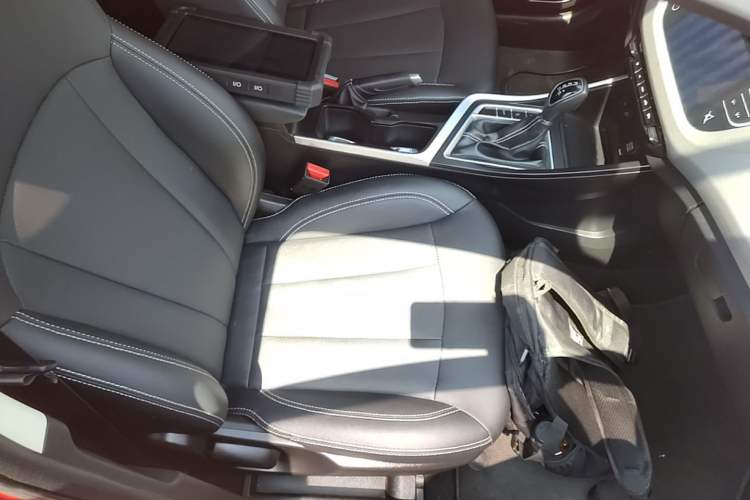 Used Geely Auto Vision X3 2019 Upgraded Model 1.5L CVT Prestige Version Right Front Seat