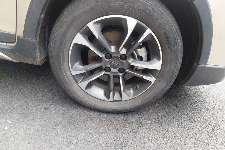 Used Geely Auto Vision X3 2019 Upgraded Model 1.5L CVT Prestige Version Right Front Wheel Hub