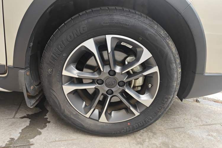 Used Geely Auto Vision X3 2019 Upgraded Model 1.5L CVT Elite Version Right Front Wheel Hub
