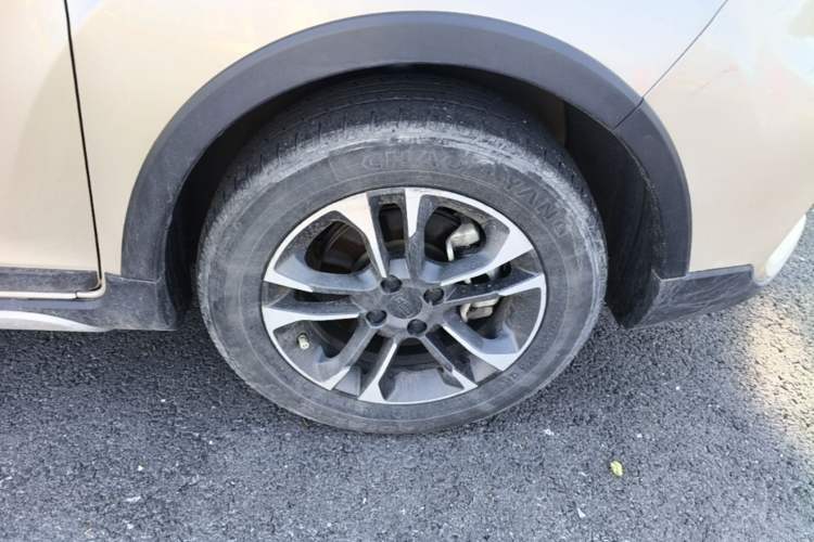 Used Geely Auto Vision X3 2019 Upgraded Model 1.5L CVT Elite Version Right Front Wheel Hub