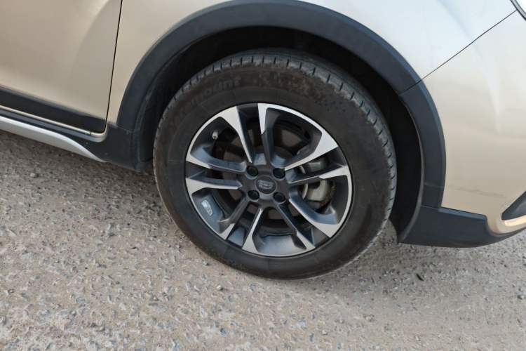Used Geely Auto Vision X3 2019 Upgraded Model 1.5L CVT Elite Version Right Front Wheel Hub