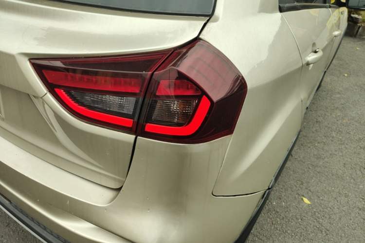 Used Geely Auto Vision X3 2019 Upgraded Model 1.5L Manual Elite Version Right Rear Taillight