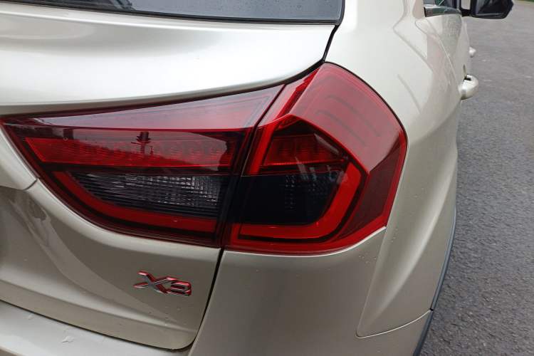 Used Geely Auto Vision X3 2019 Upgraded Model 1.5L CVT Prestige Version Right Rear Taillight