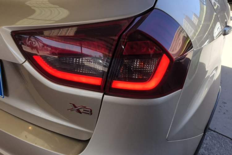 Used Geely Auto Vision X3 2019 Upgraded Model 1.5L CVT Elite Version Right Rear Taillight