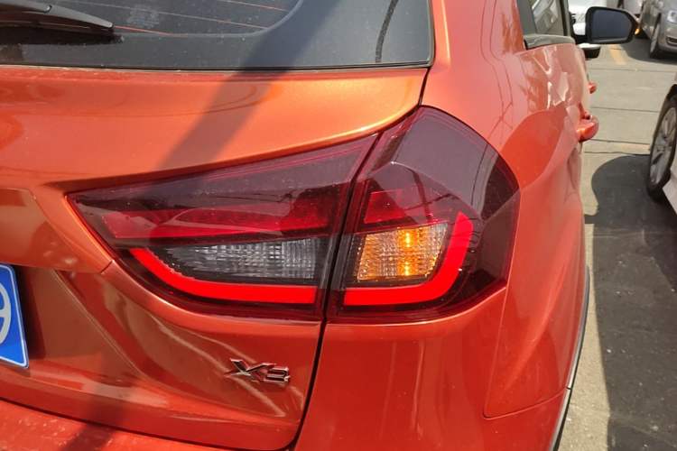 Used Geely Auto Vision X3 2019 Upgraded Model 1.5L CVT Prestige Version Right Rear Taillight