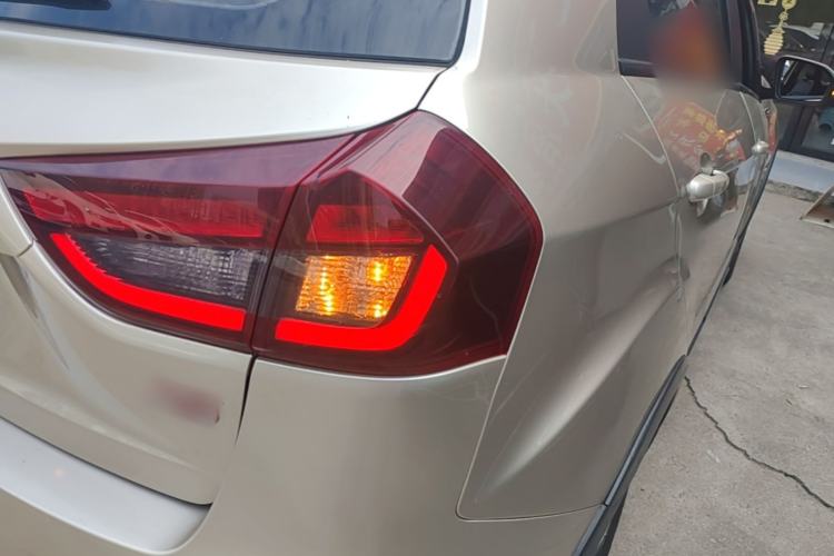 Used Geely Auto Vision X3 2019 Upgraded Model 1.5L CVT Elite Version Right Rear Taillight