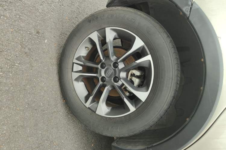 Used Geely Auto Vision X3 2019 Upgraded Model 1.5L Manual Elite Version Right Rear Wheel Hub
