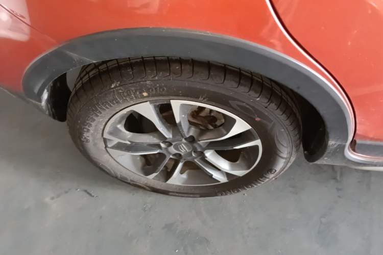 Used Geely Auto Vision X3 2019 Upgraded Model 1.5L CVT Prestige Version Right Rear Wheel Hub