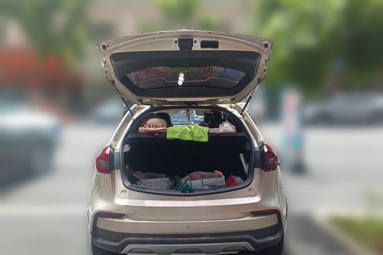 Used Geely Auto Vision X3 2019 Upgraded Model 1.5L CVT Prestige Version Trunk