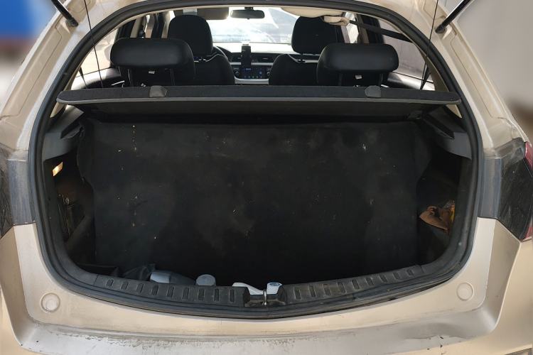 Used Geely Auto Vision X3 2019 Upgraded Model 1.5L Manual Luxury Version Trunk