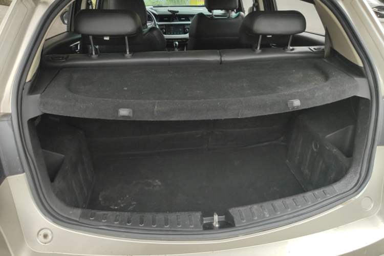Used Geely Auto Vision X3 2019 Upgraded Model 1.5L Manual Elite Version Trunk