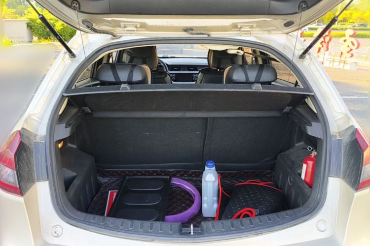 Used Geely Auto Vision X3 2019 Upgraded Model 1.5L CVT Elite Version Trunk