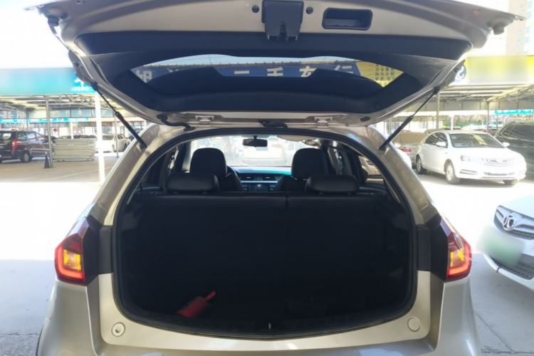 Used Geely Auto Vision X3 2019 Upgraded Model 1.5L CVT Elite Version Trunk