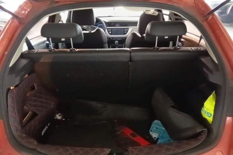 Used Geely Auto Vision X3 2019 Upgraded Model 1.5L CVT Prestige Version Trunk