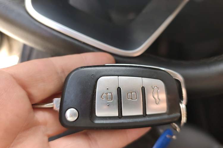 Used Geely Auto Vision X3 2019 Upgraded Model 1.5L Manual Luxury Version Vehicle Key