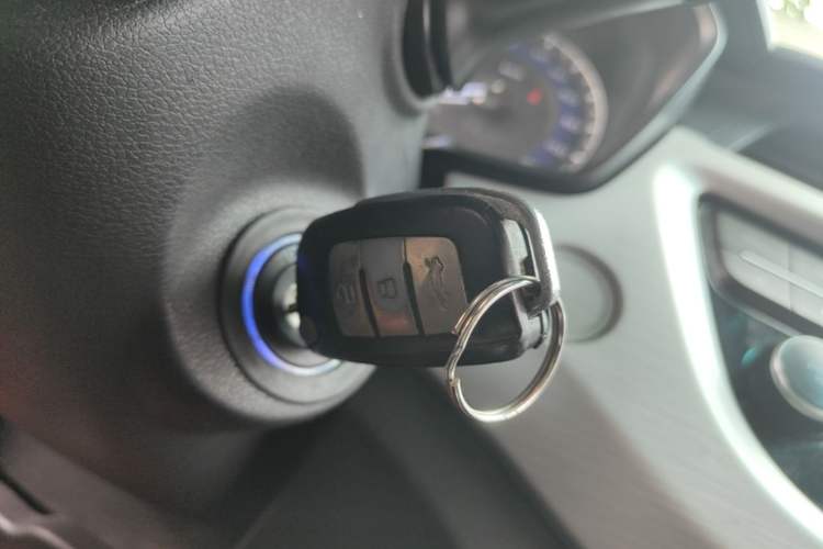 Used Geely Auto Vision X3 2019 Upgraded Model 1.5L Manual Elite Version Vehicle Key