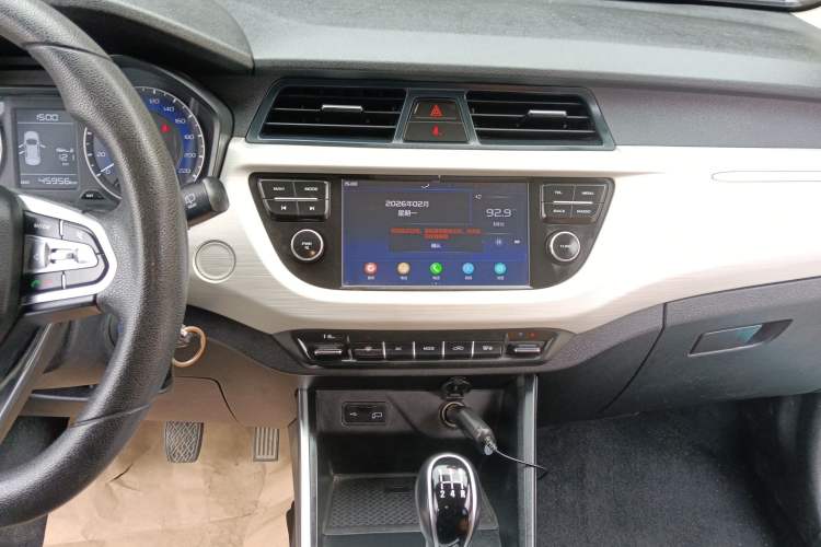 Used Geely Auto Vision X3 2020 1.5L Manual Elite Edition Audio And AC Panel