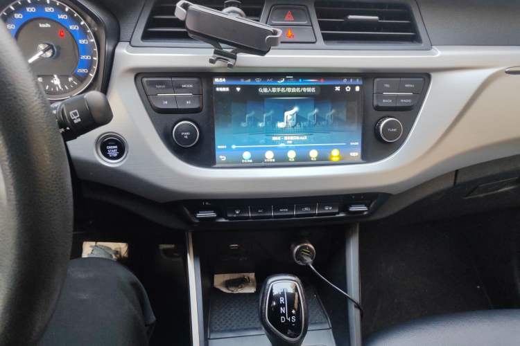 Used Geely Auto Vision X3 2020 1.5L CVT Elite Edition Audio And AC Panel
